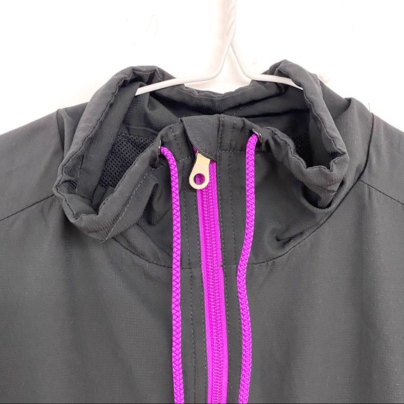 Reebok Windbreaker - Picture 5 of 9
